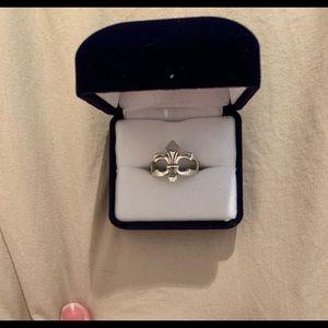 Fleur de lis ring